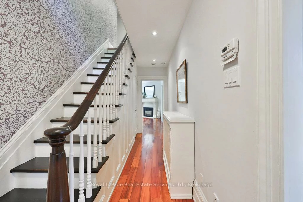 68, Thomas, 1013 - OO Old Oakville, Oakville