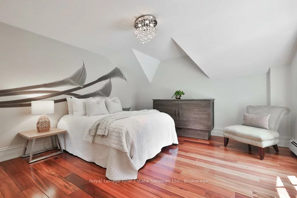 68, Thomas, 1013 - OO Old Oakville, Oakville