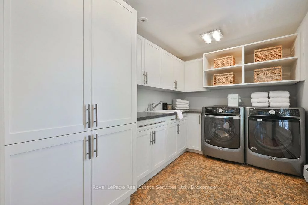 68, Thomas, 1013 - OO Old Oakville, Oakville