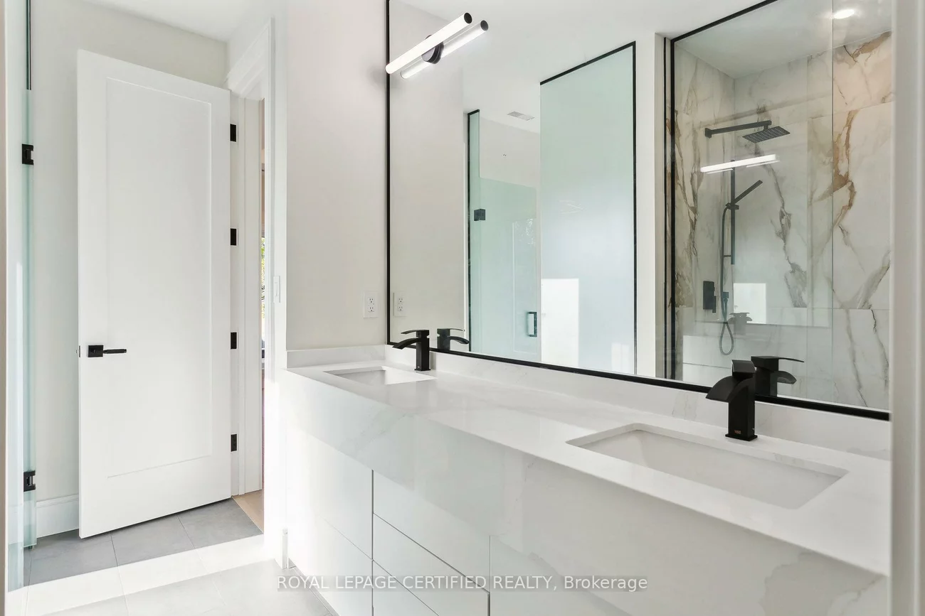 2082, Bridge, 1020 - WO West, Oakville