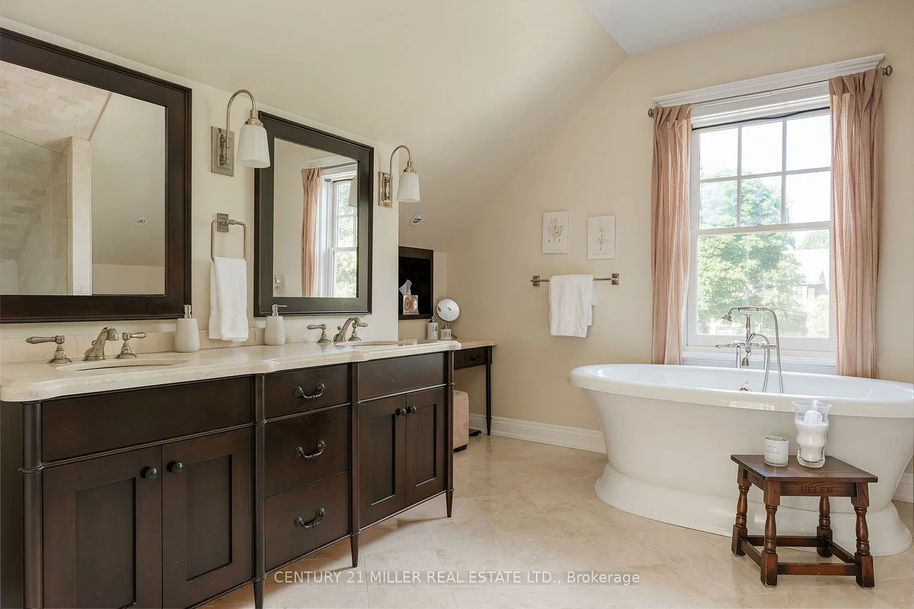 80, Cox, 1011 - MO Morrison, Oakville