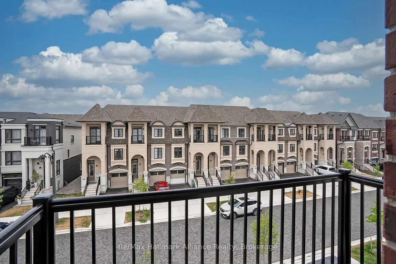 1346, Kaniv, 1012 - NW Northwest, Oakville