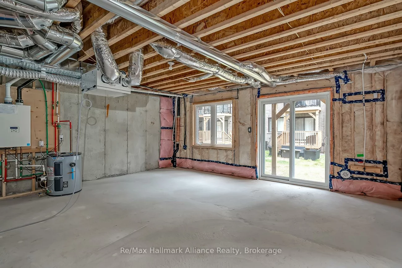 1346, Kaniv, 1012 - NW Northwest, Oakville