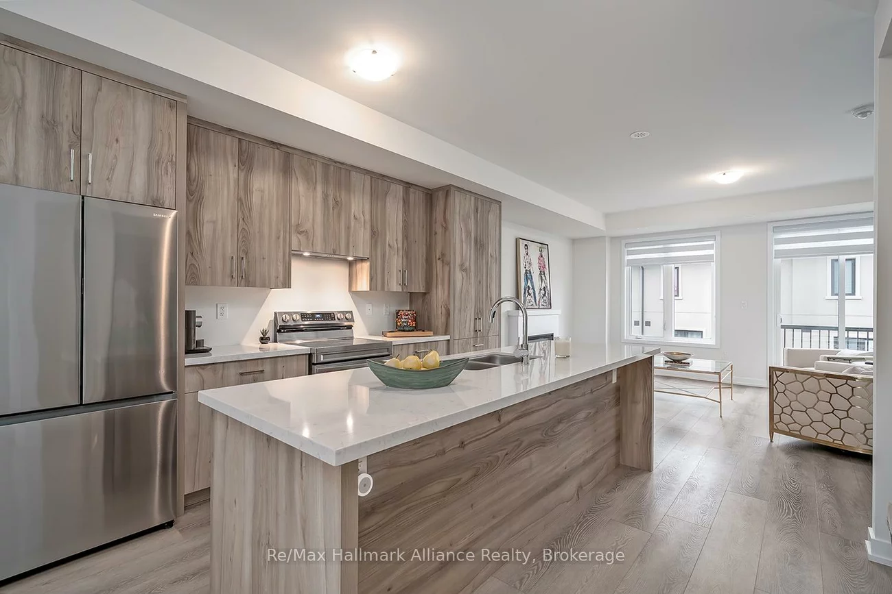 1346, Kaniv, 1012 - NW Northwest, Oakville
