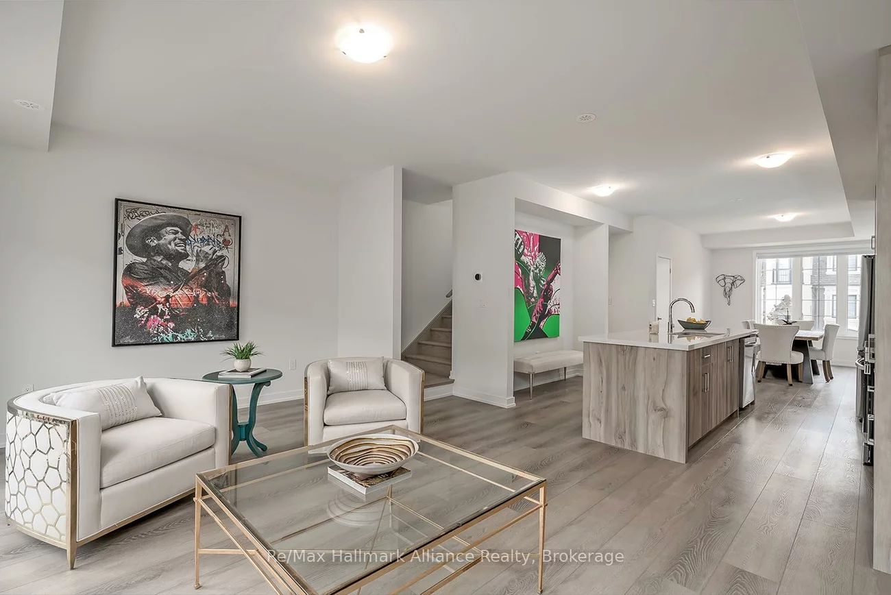 1346, Kaniv, 1012 - NW Northwest, Oakville