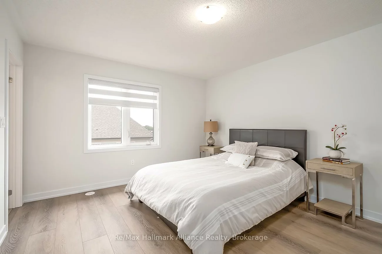 1346, Kaniv, 1012 - NW Northwest, Oakville