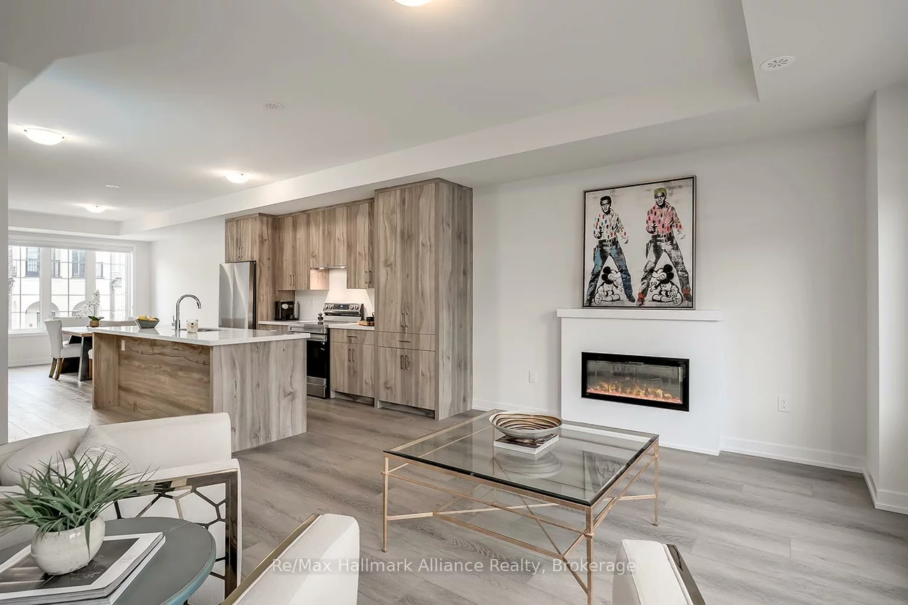 1346, Kaniv, 1012 - NW Northwest, Oakville