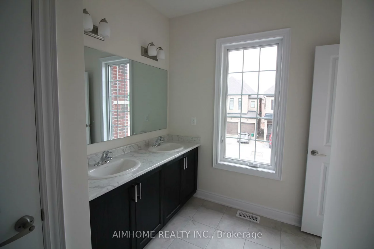 3453, Mosley, 1008 - GO Glenorchy, Oakville