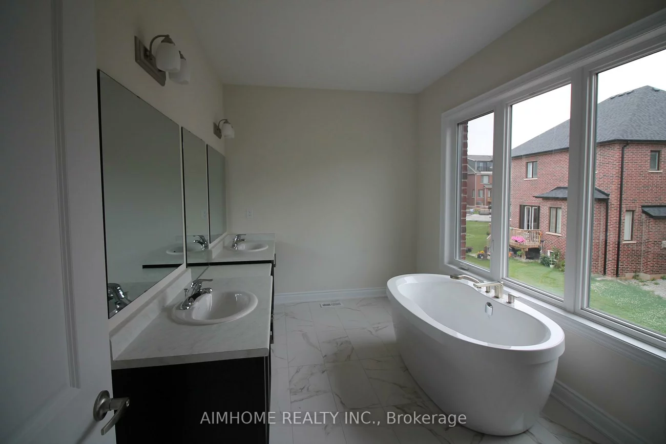 3453, Mosley, 1008 - GO Glenorchy, Oakville