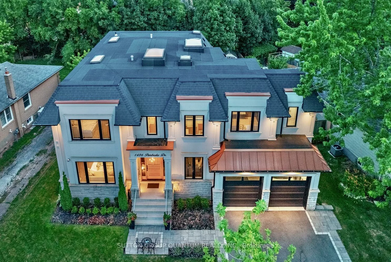 1486, Pembroke, 1003 - CP College Park, Oakville