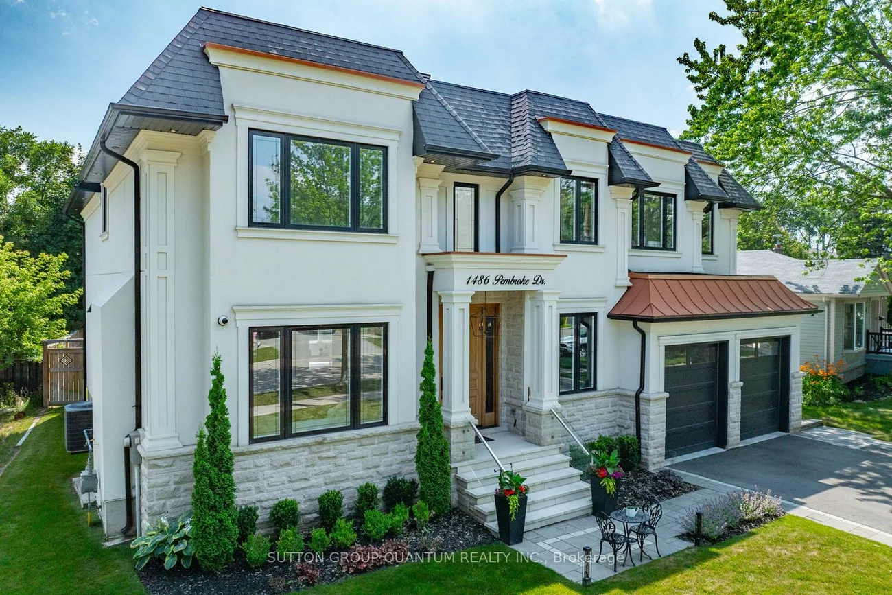 1486, Pembroke, 1003 - CP College Park, Oakville