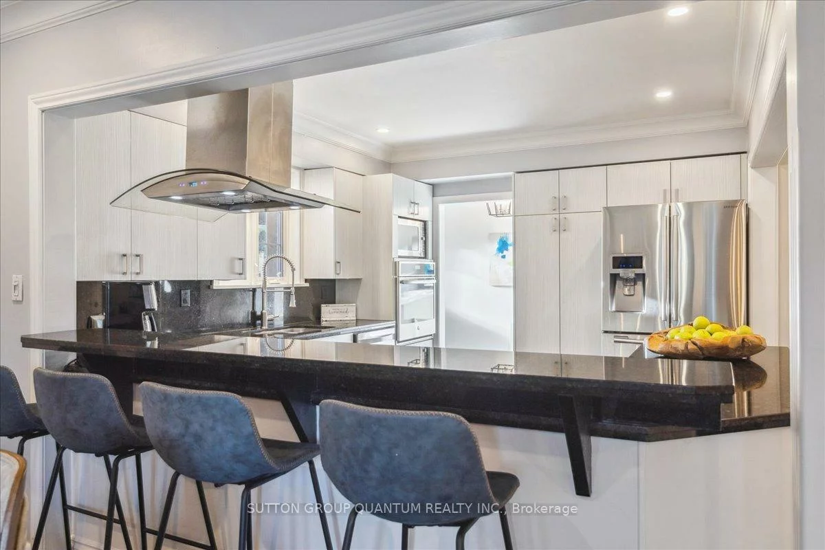 1486, Pembroke, 1003 - CP College Park, Oakville
