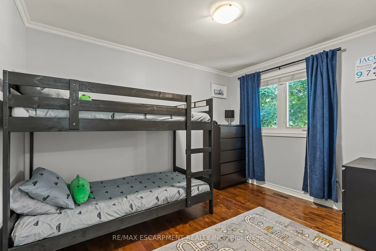 1298, Napier, 1003 - CP College Park, Oakville