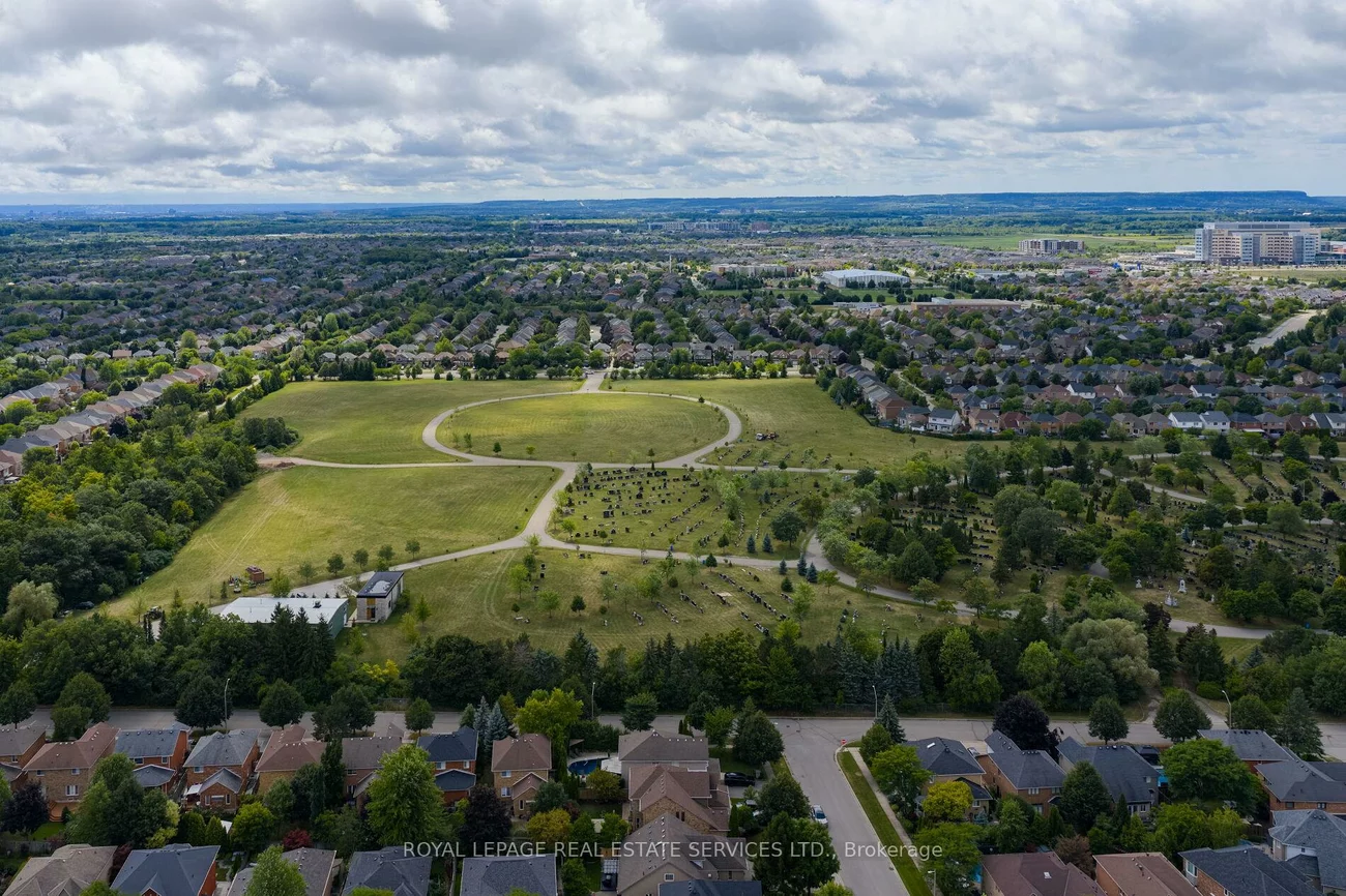 2349, Hilltop, 1022 - WT West Oak Trails, Oakville