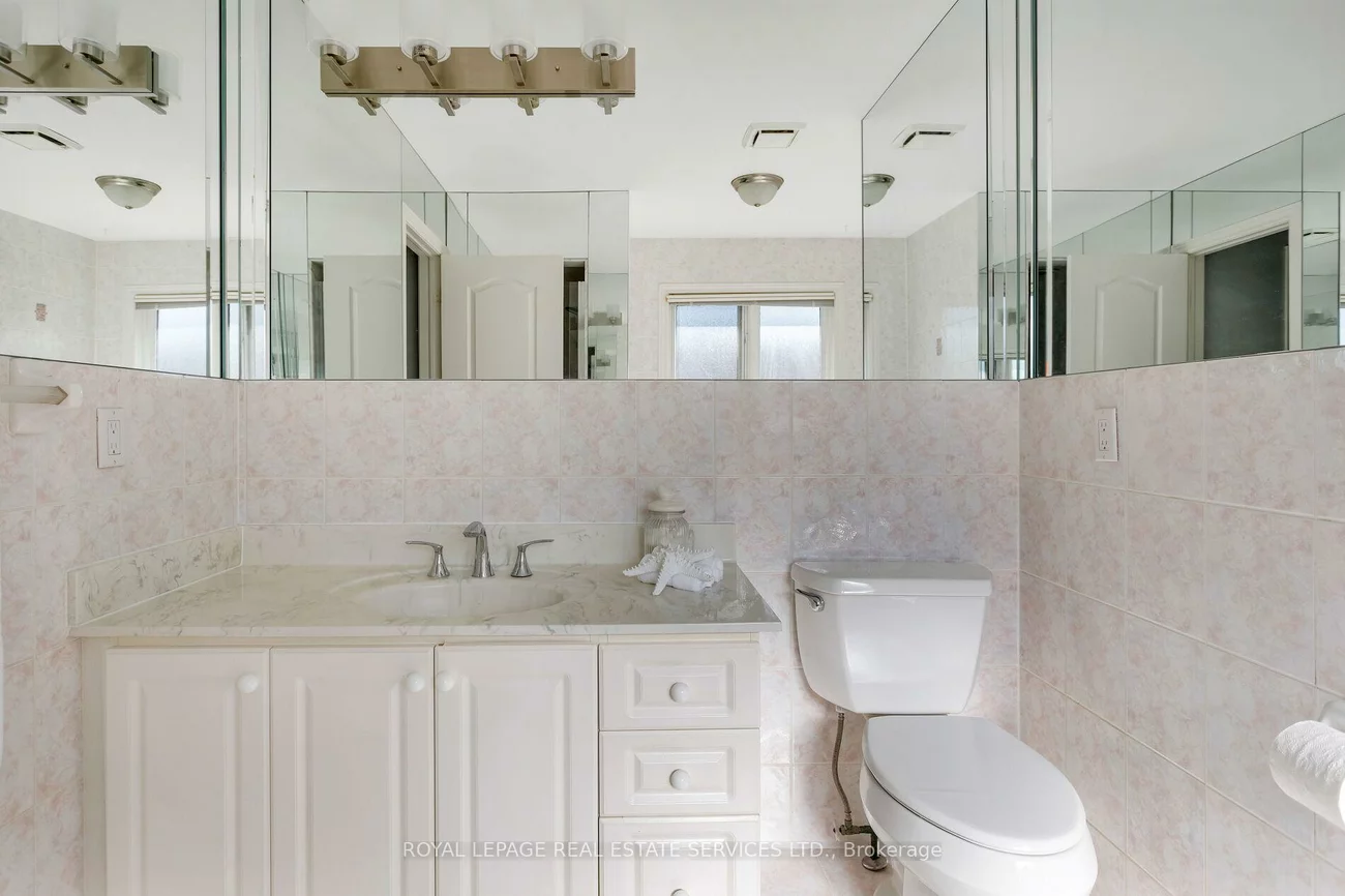 2349, Hilltop, 1022 - WT West Oak Trails, Oakville