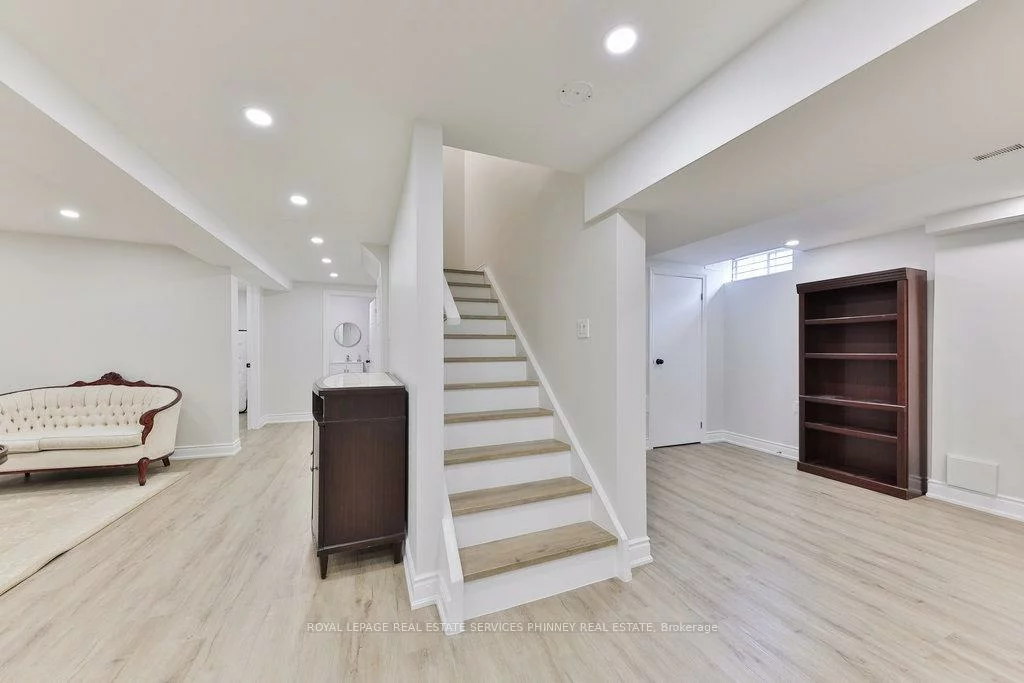 296, Evergreen, 1018 - WC Wedgewood Creek, Oakville