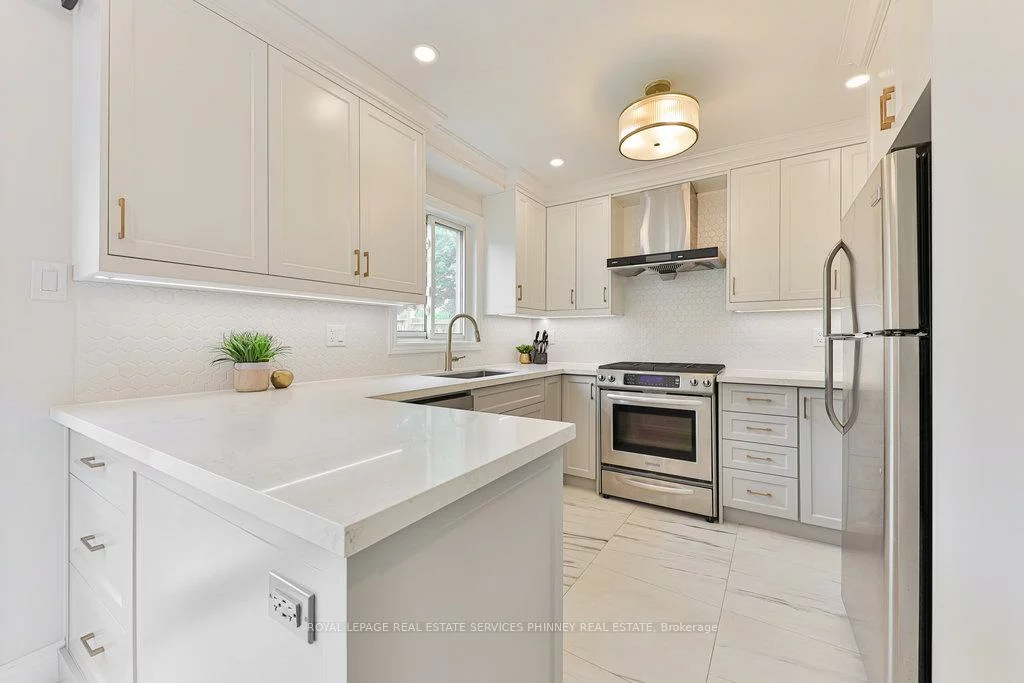 296, Evergreen, 1018 - WC Wedgewood Creek, Oakville