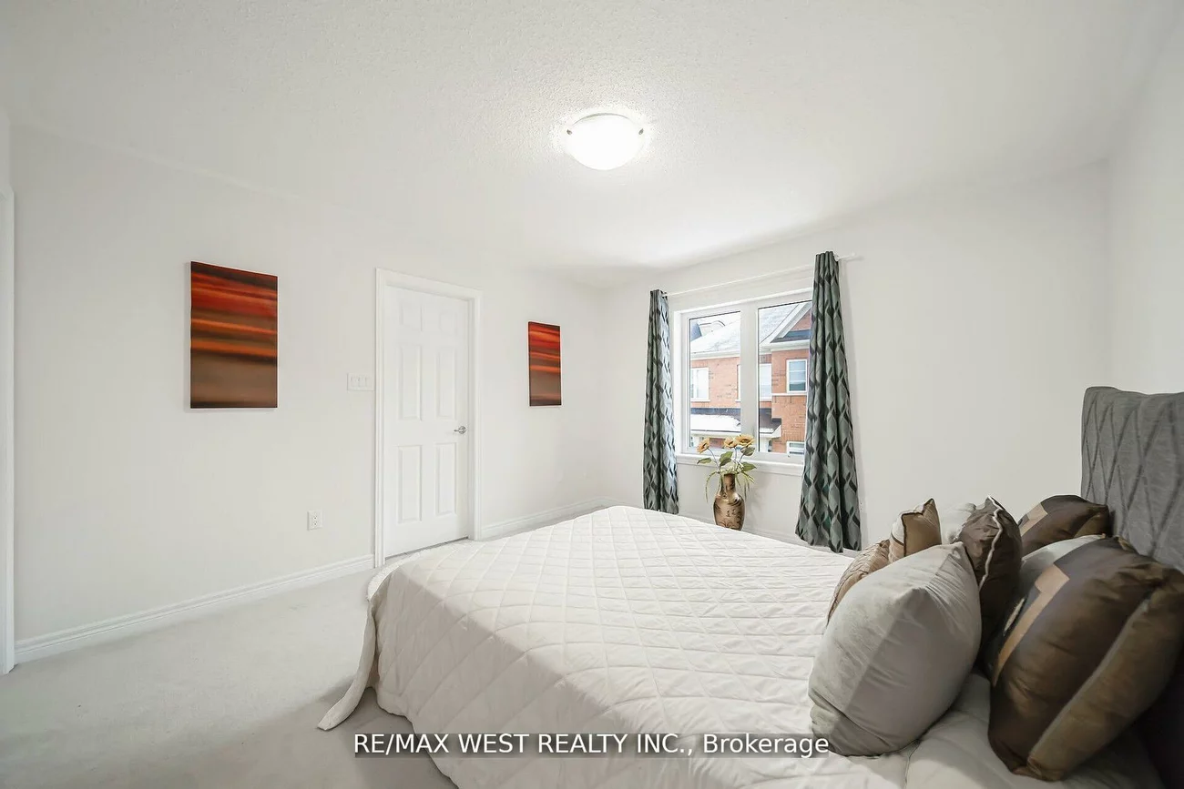 213, Sarah Cline, 1008 - GO Glenorchy, Oakville