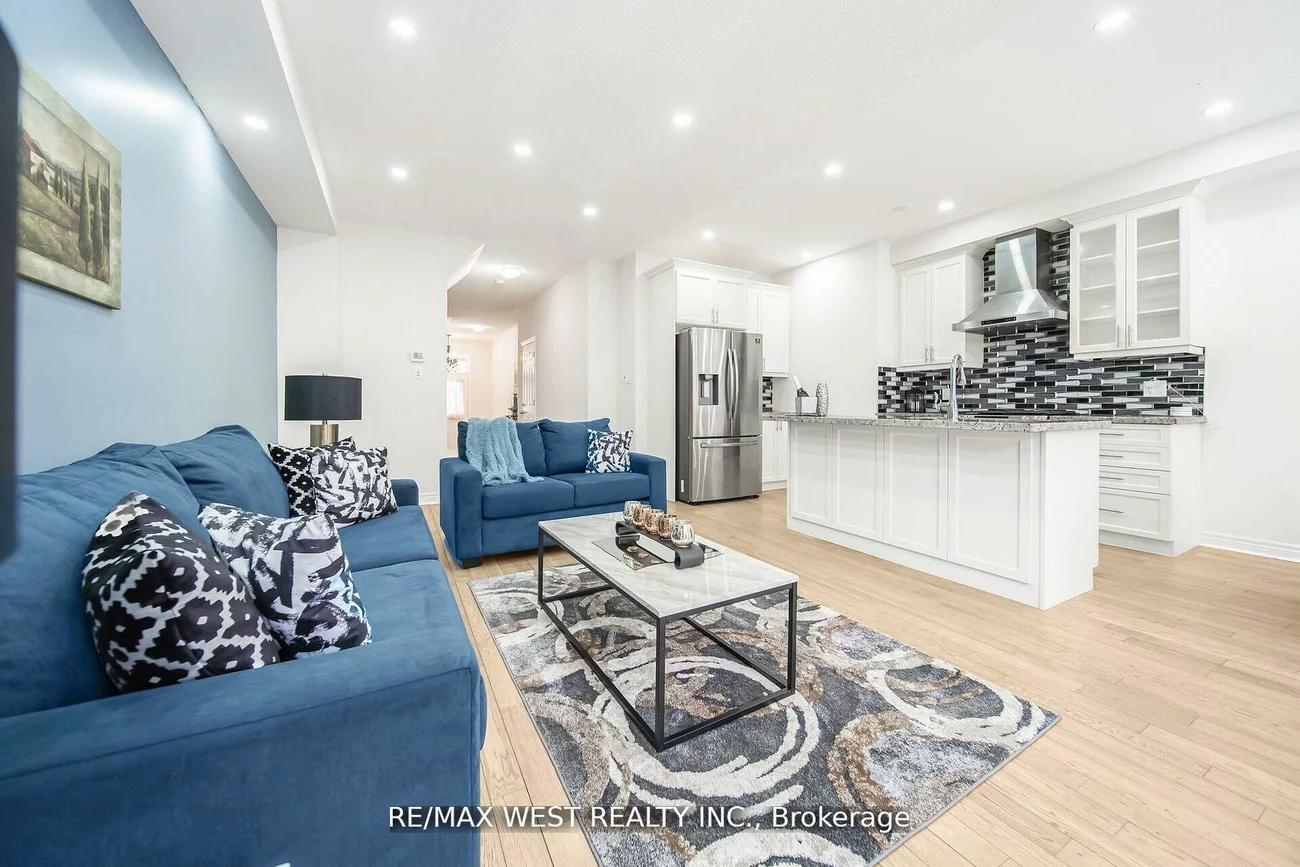 213, Sarah Cline, 1008 - GO Glenorchy, Oakville
