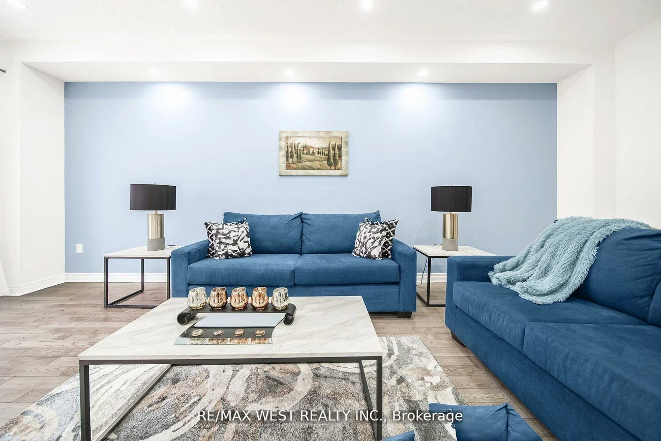 213, Sarah Cline, 1008 - GO Glenorchy, Oakville