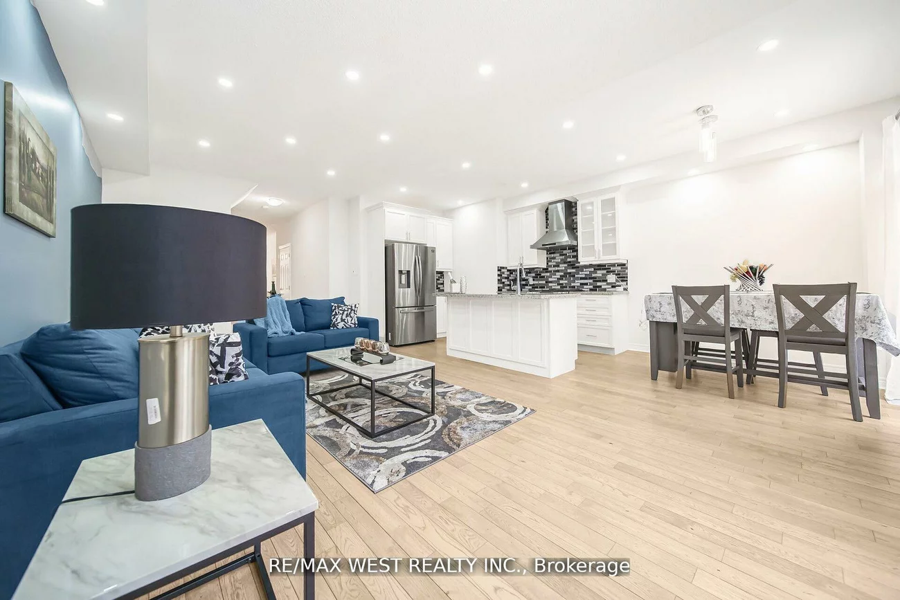 213, Sarah Cline, 1008 - GO Glenorchy, Oakville