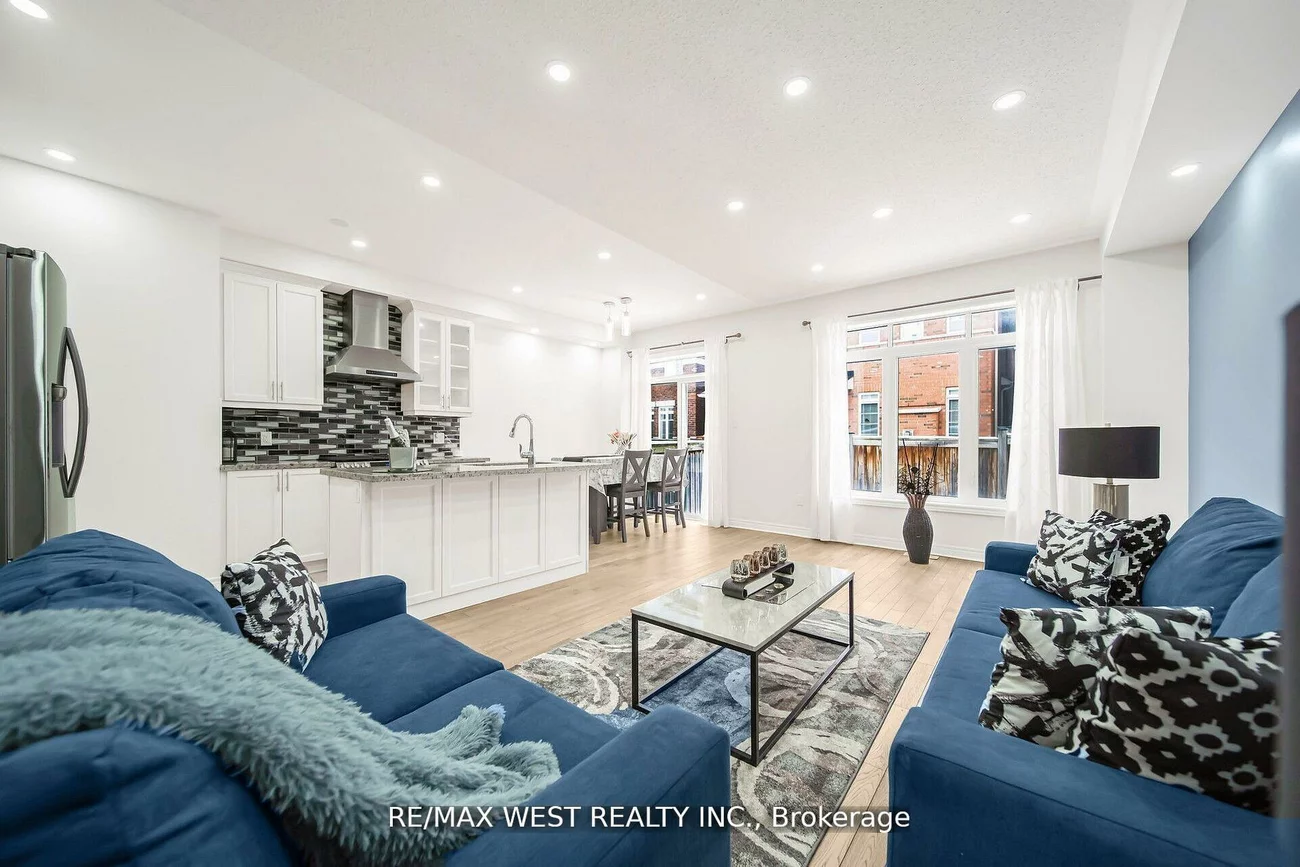 213, Sarah Cline, 1008 - GO Glenorchy, Oakville