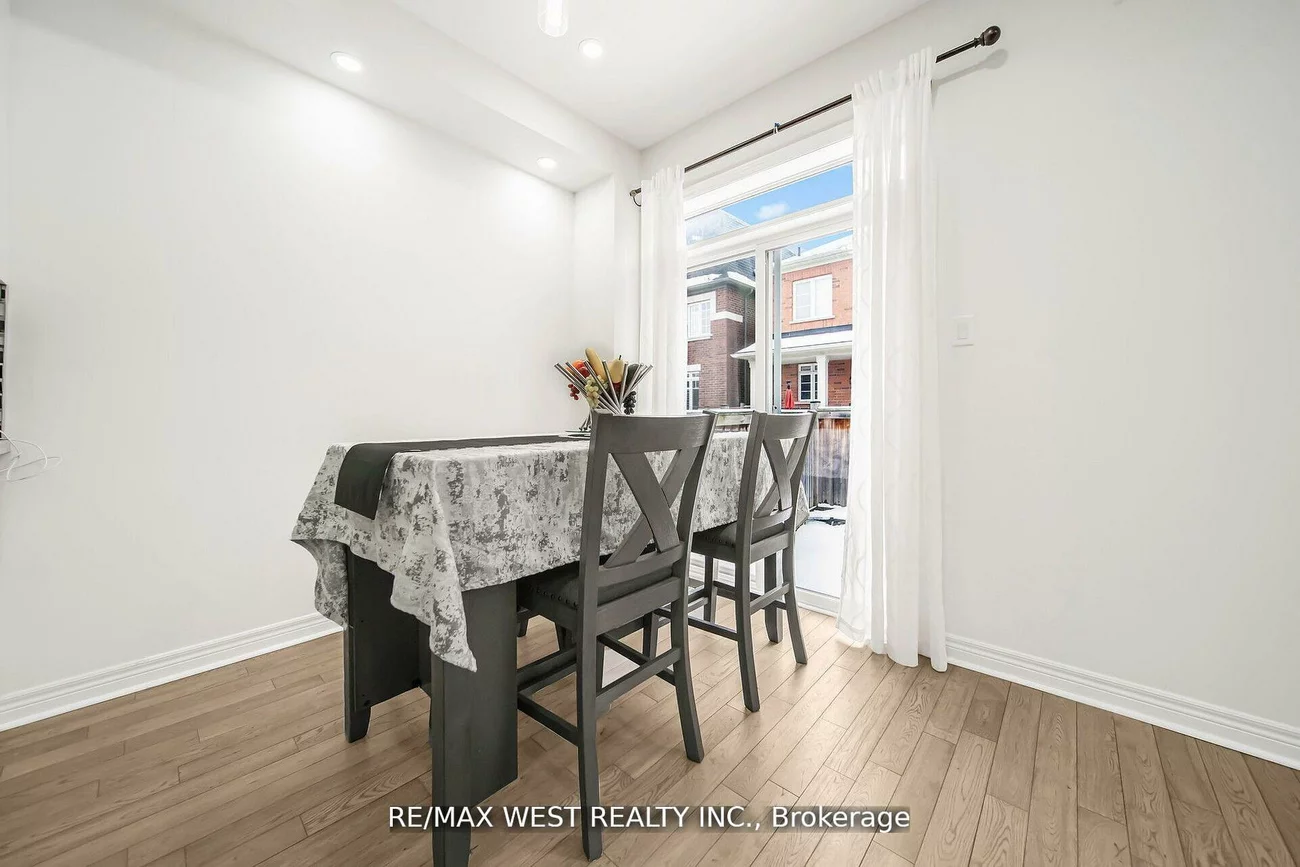 213, Sarah Cline, 1008 - GO Glenorchy, Oakville