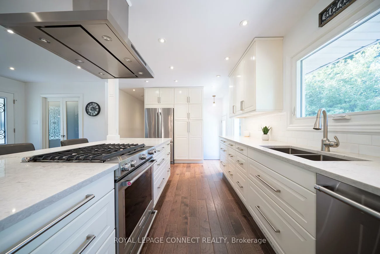 338, Sawyer, 1020 - WO West, Oakville