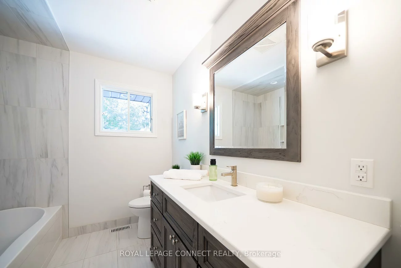 338, Sawyer, 1020 - WO West, Oakville