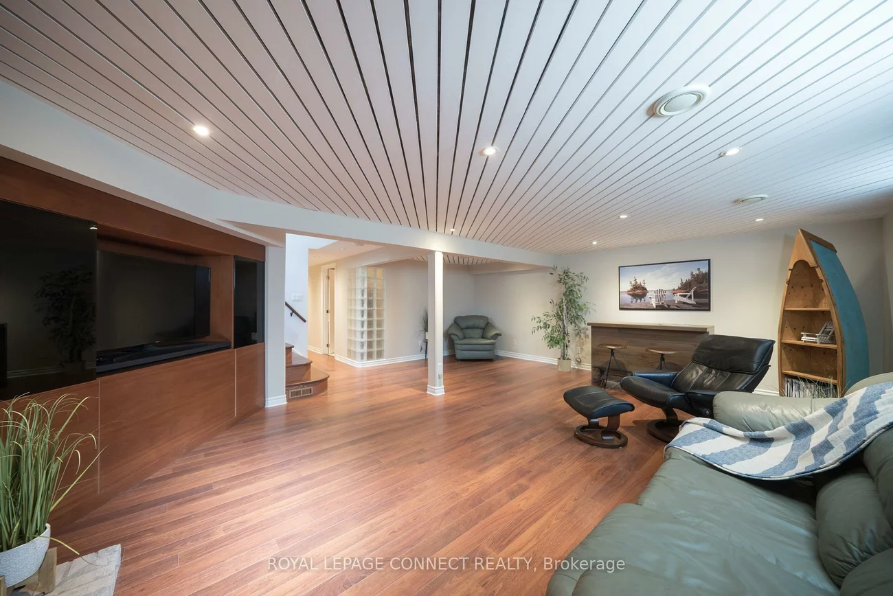 338, Sawyer, 1020 - WO West, Oakville