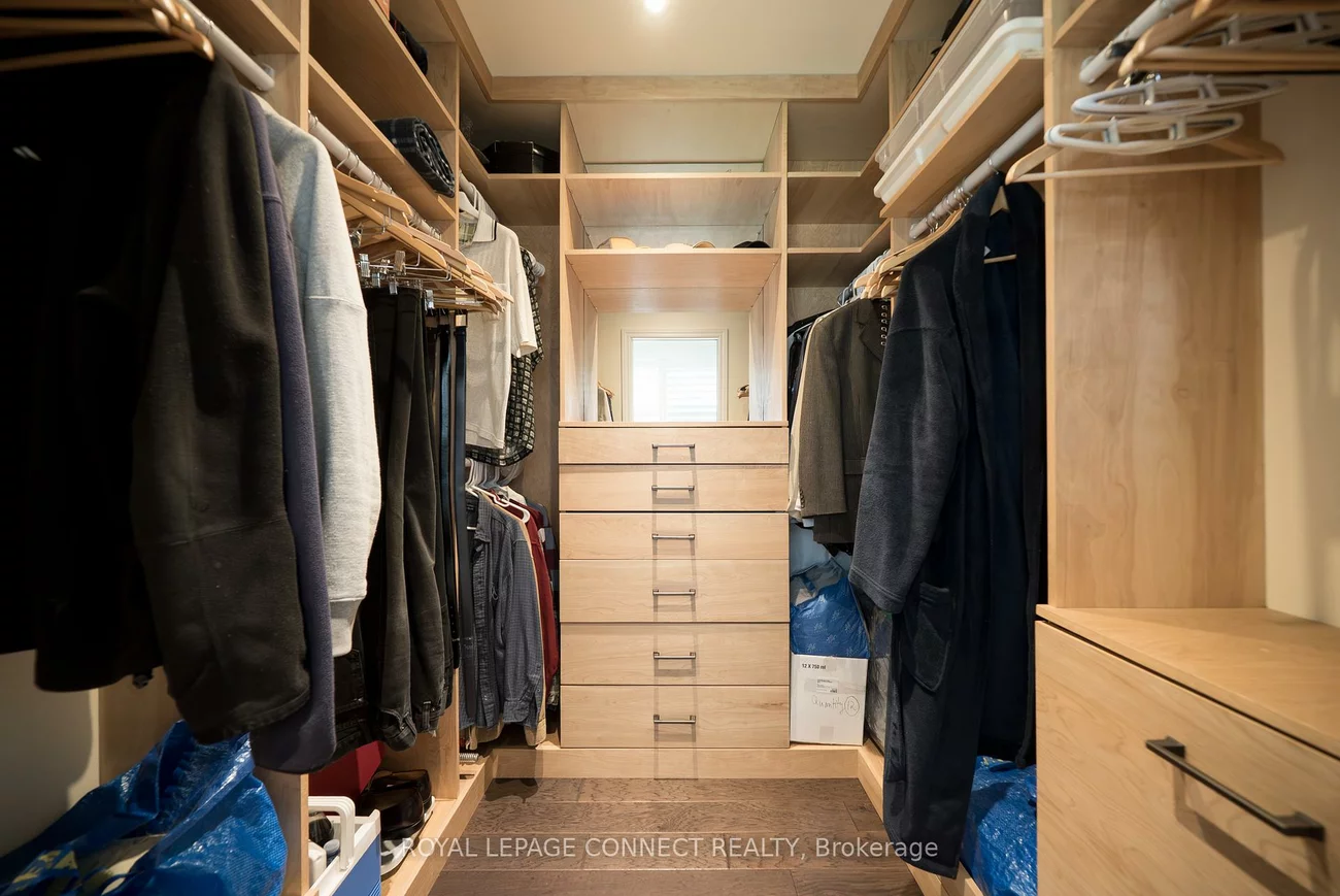 338, Sawyer, 1020 - WO West, Oakville