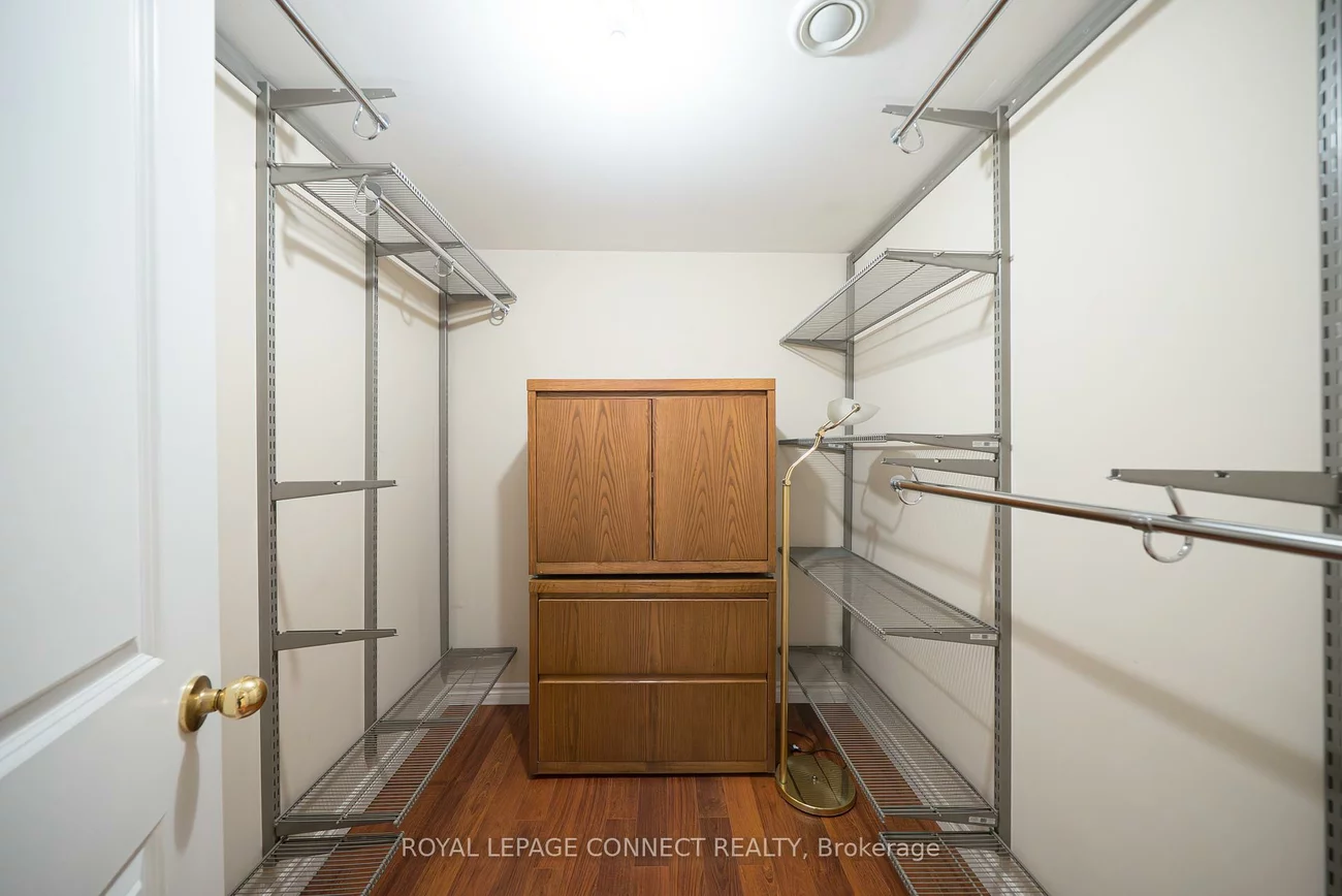 338, Sawyer, 1020 - WO West, Oakville
