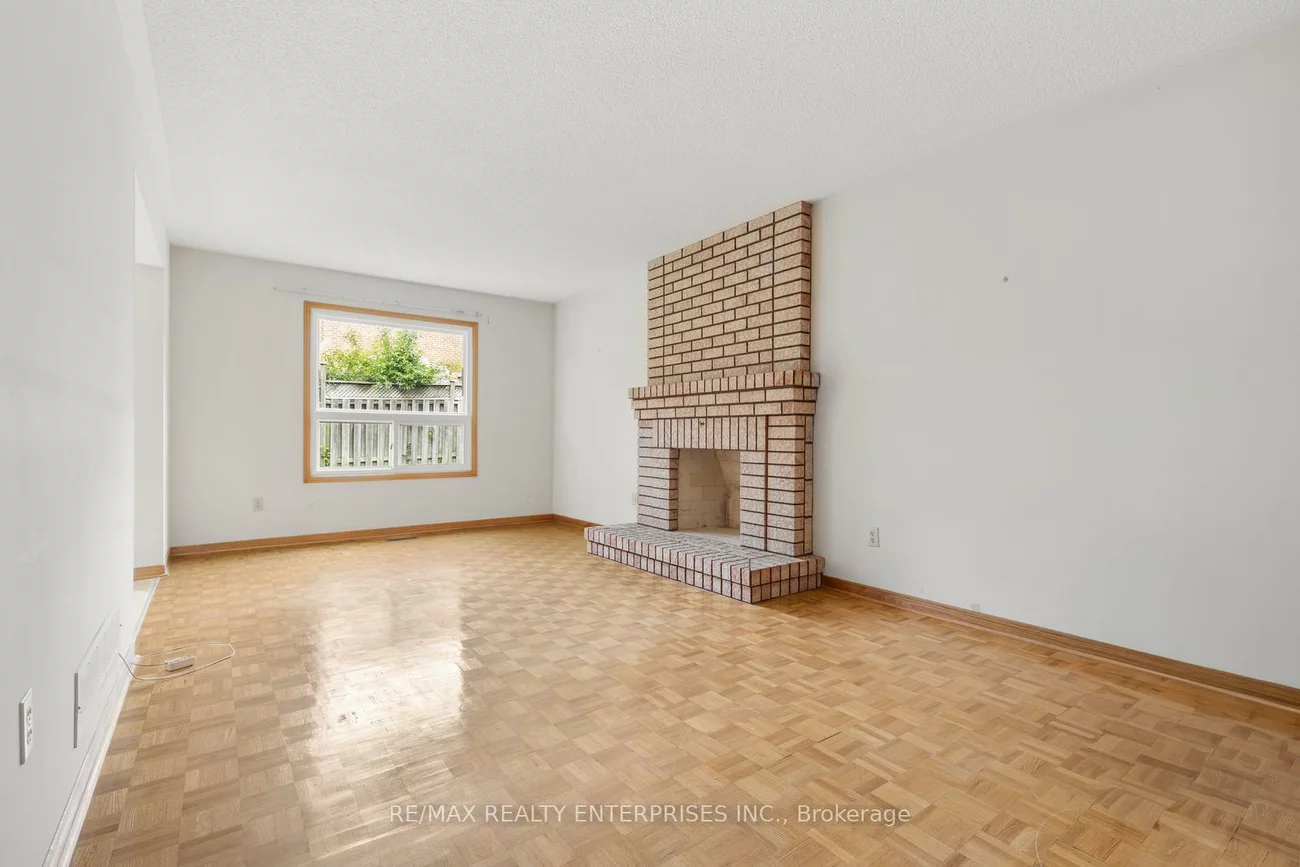 2941, Caradoc, 1004 - CV Clearview, Oakville