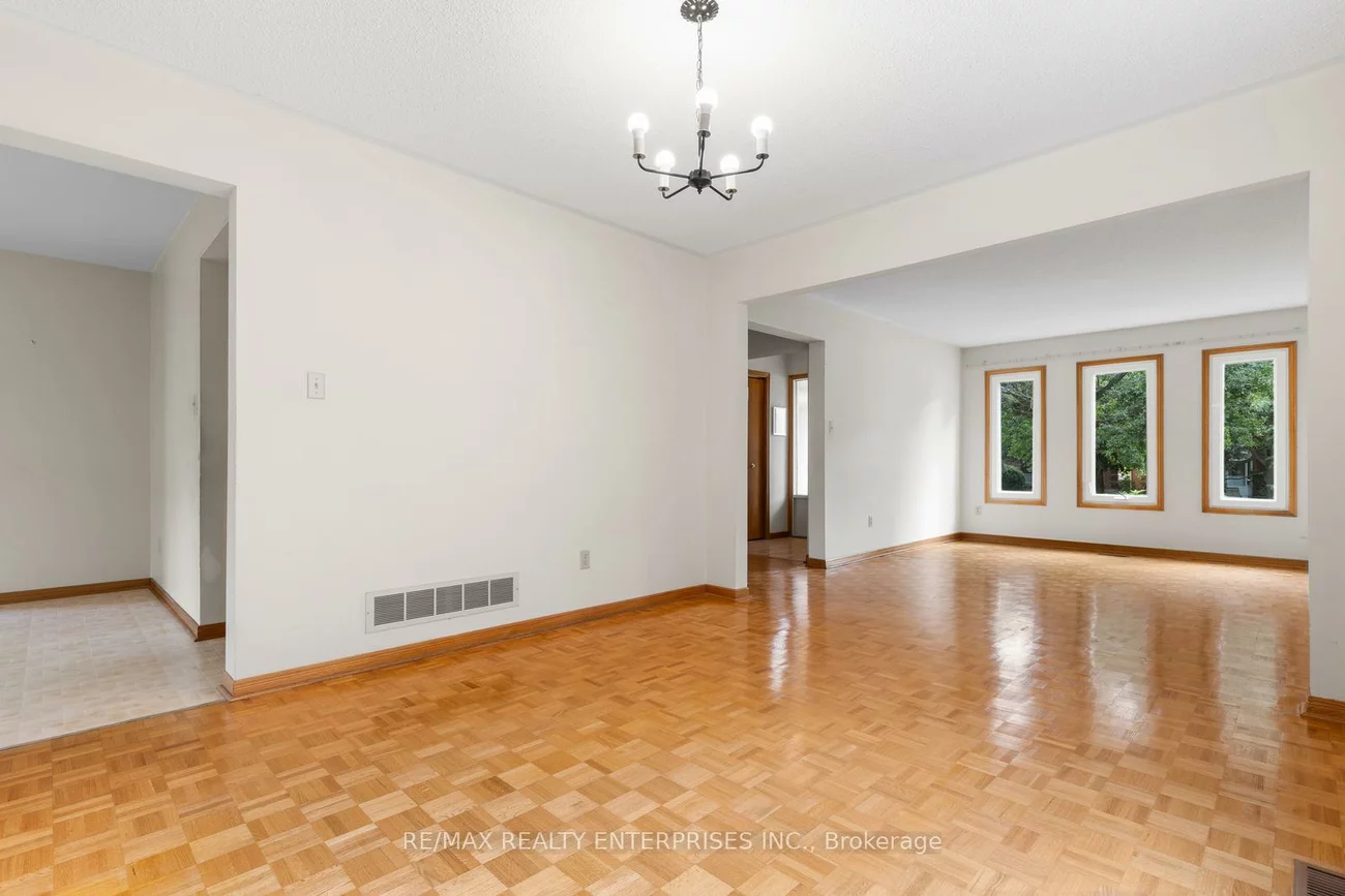 2941, Caradoc, 1004 - CV Clearview, Oakville