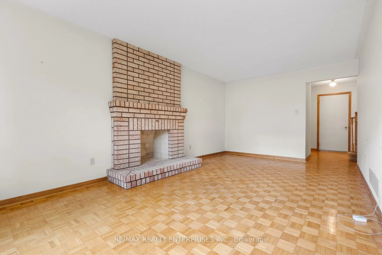 2941, Caradoc, 1004 - CV Clearview, Oakville