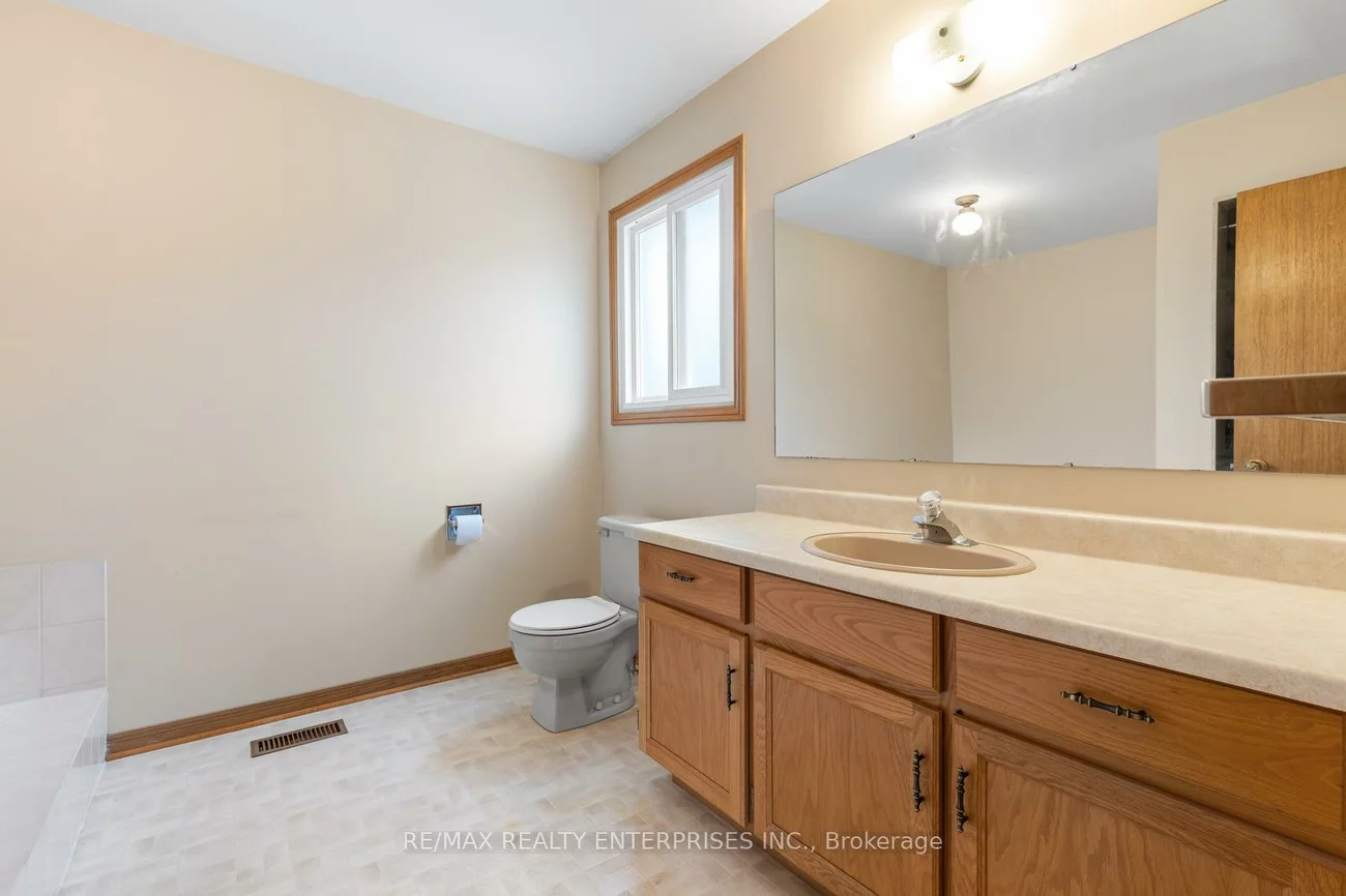 2941, Caradoc, 1004 - CV Clearview, Oakville