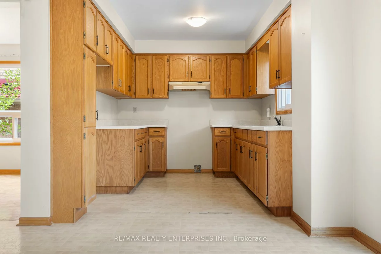 2941, Caradoc, 1004 - CV Clearview, Oakville