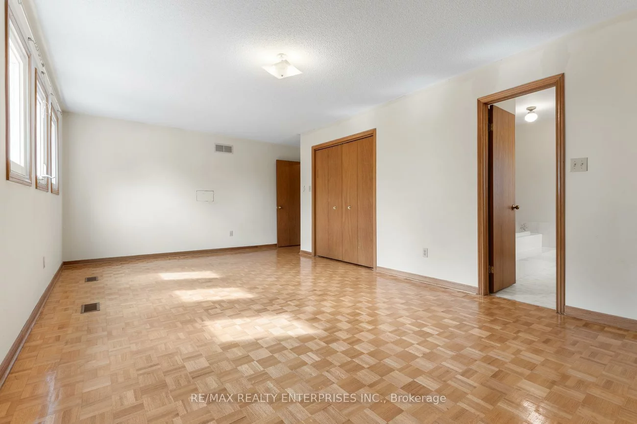 2941, Caradoc, 1004 - CV Clearview, Oakville