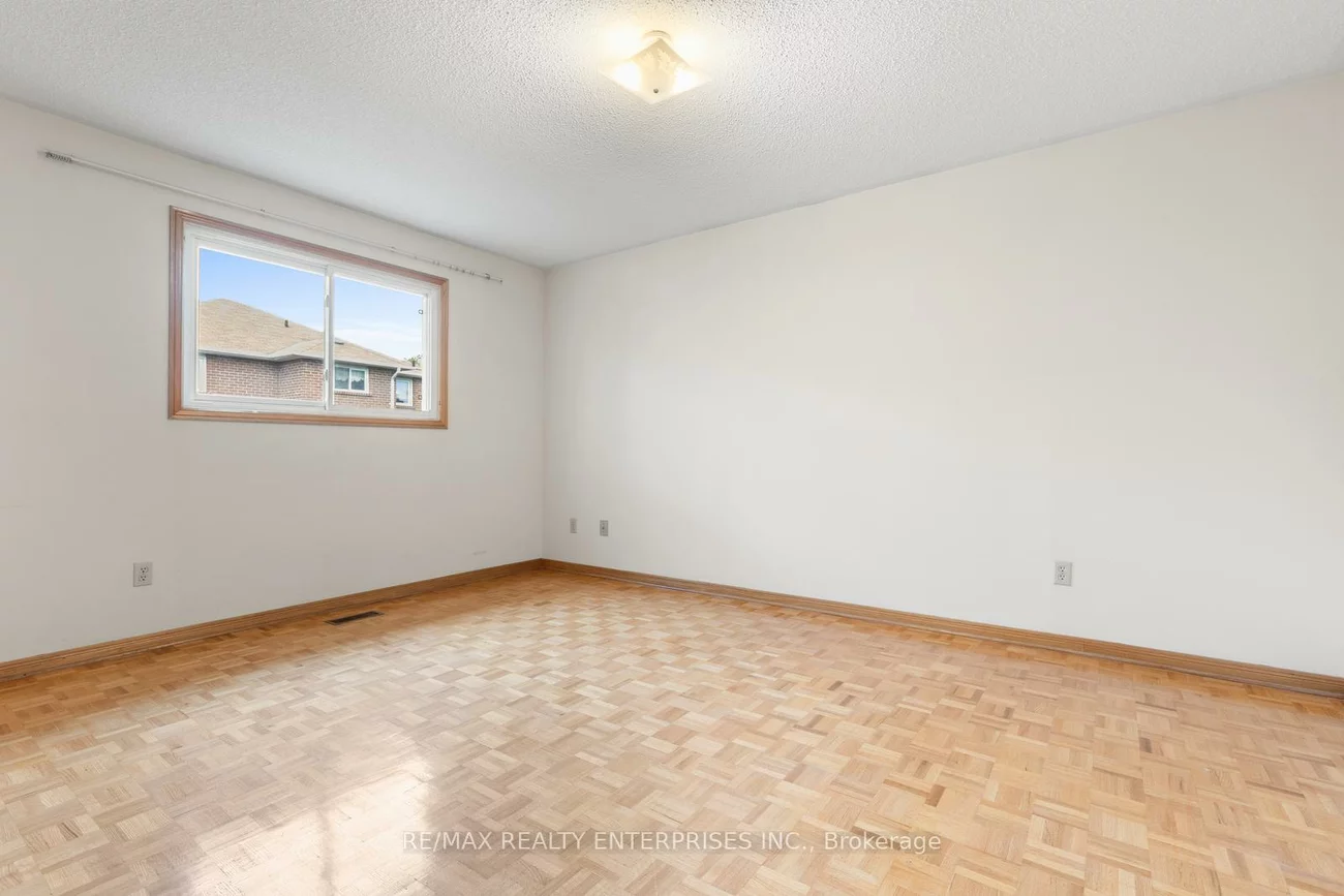 2941, Caradoc, 1004 - CV Clearview, Oakville
