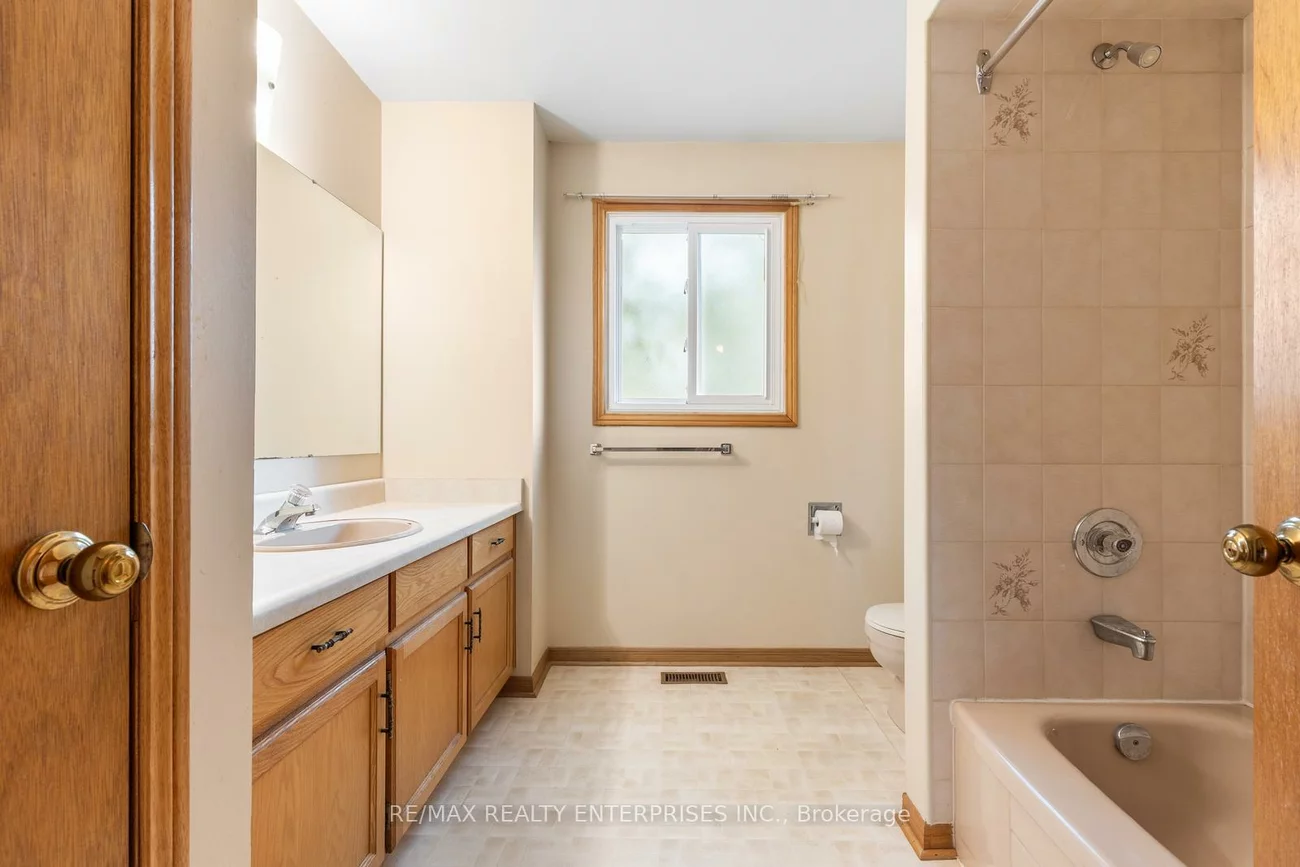 2941, Caradoc, 1004 - CV Clearview, Oakville