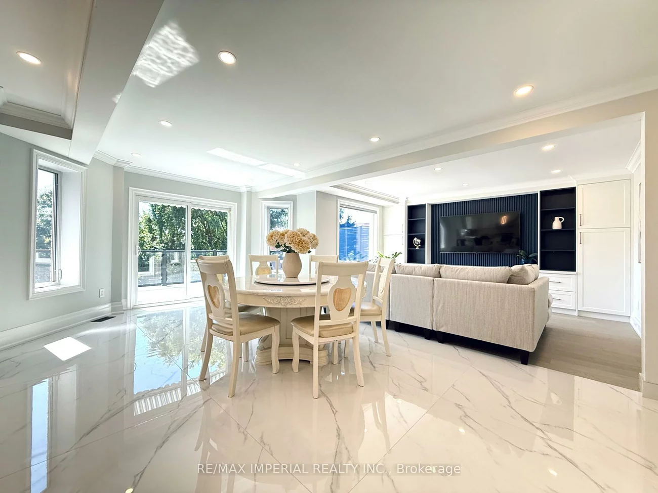 2128, Mayflower, 1015 - RO River Oaks, Oakville