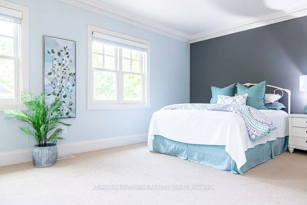 44, Head, 1002 - CO Central, Oakville