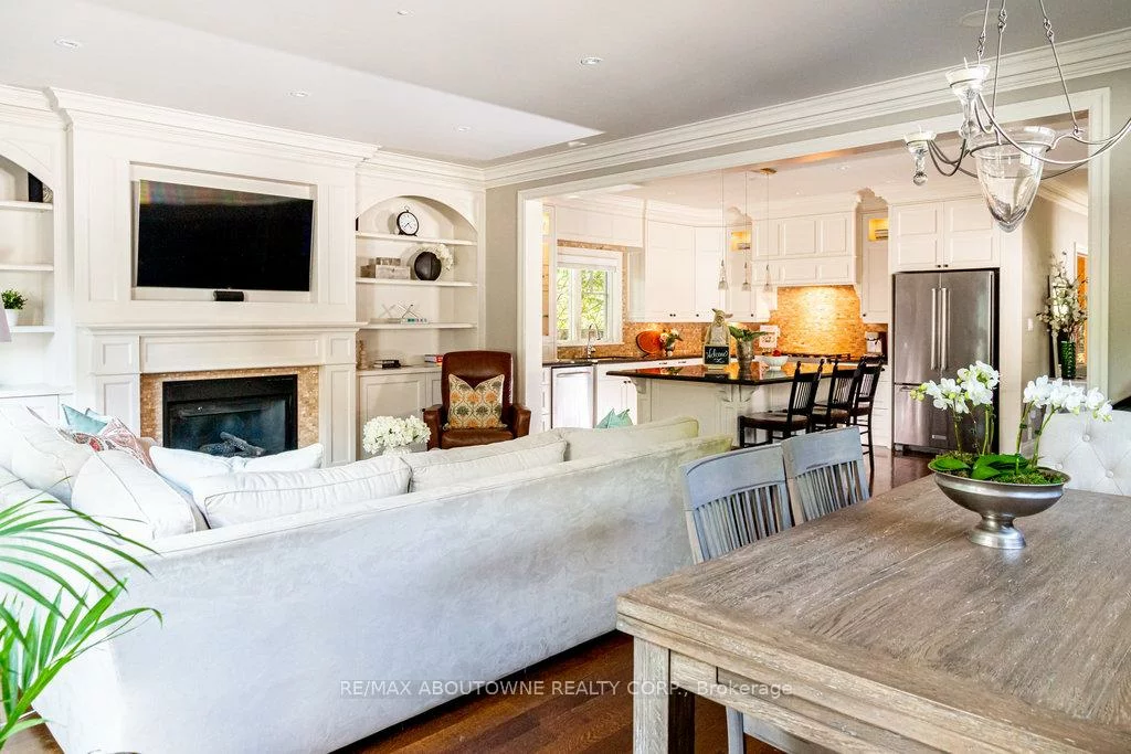 44, Head, 1002 - CO Central, Oakville