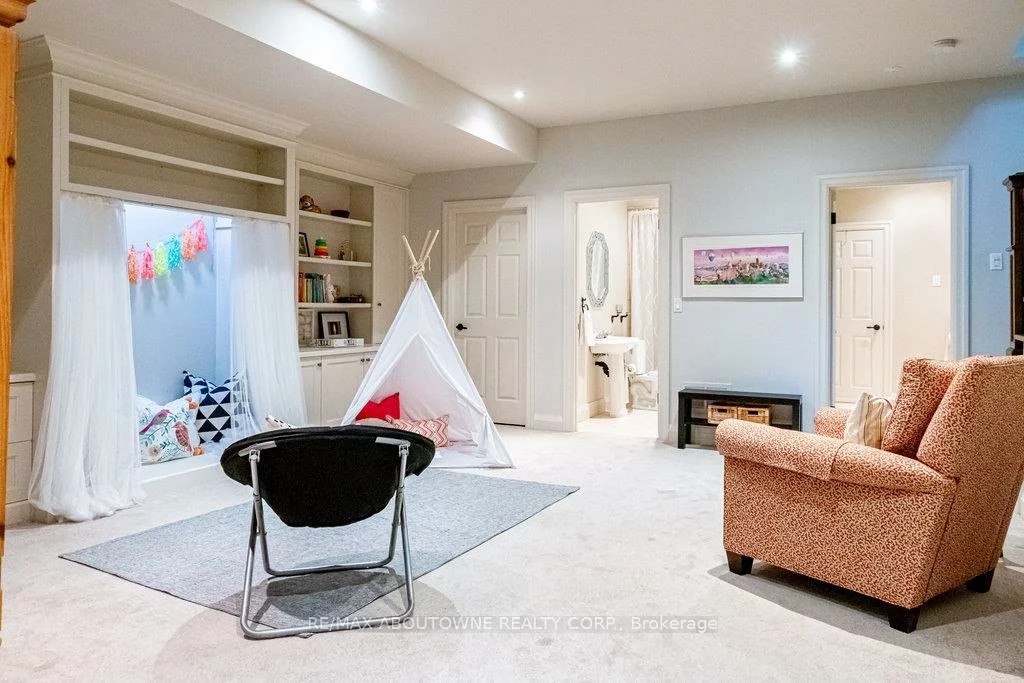 44, Head, 1002 - CO Central, Oakville