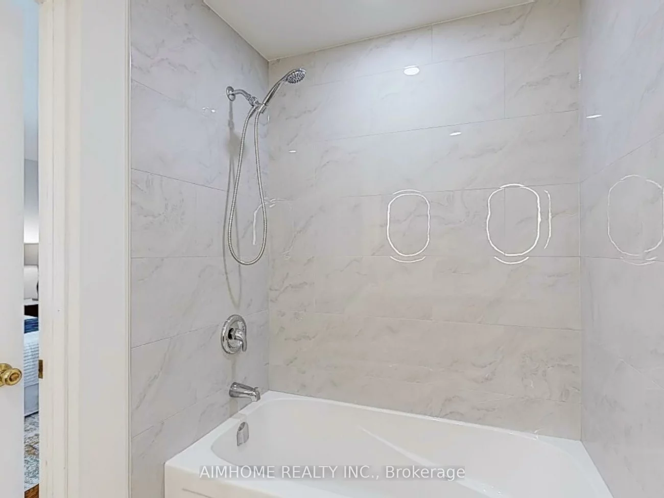 2068, Westmount, 1019 - WM Westmount, Oakville