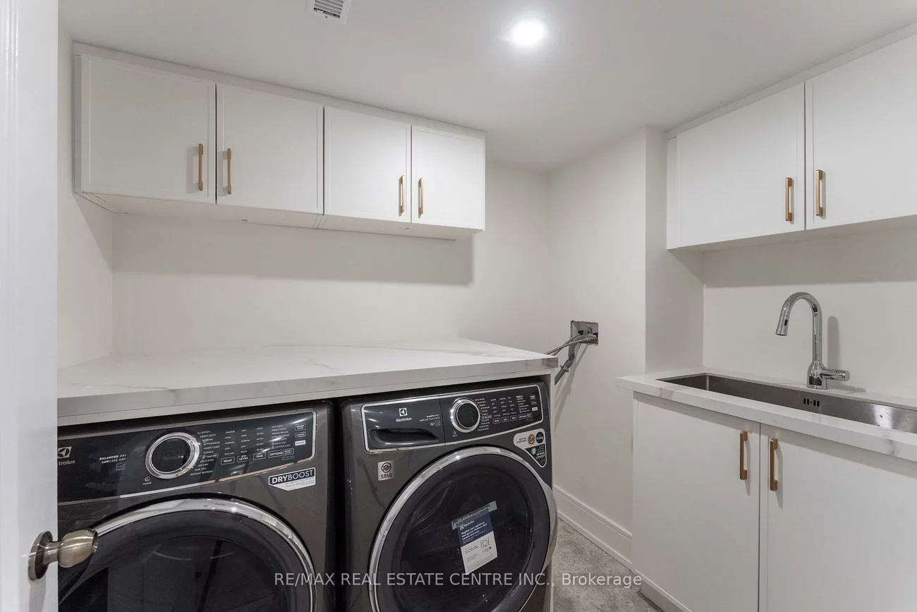 3352, Petrie, 1001 - BR Bronte, Oakville