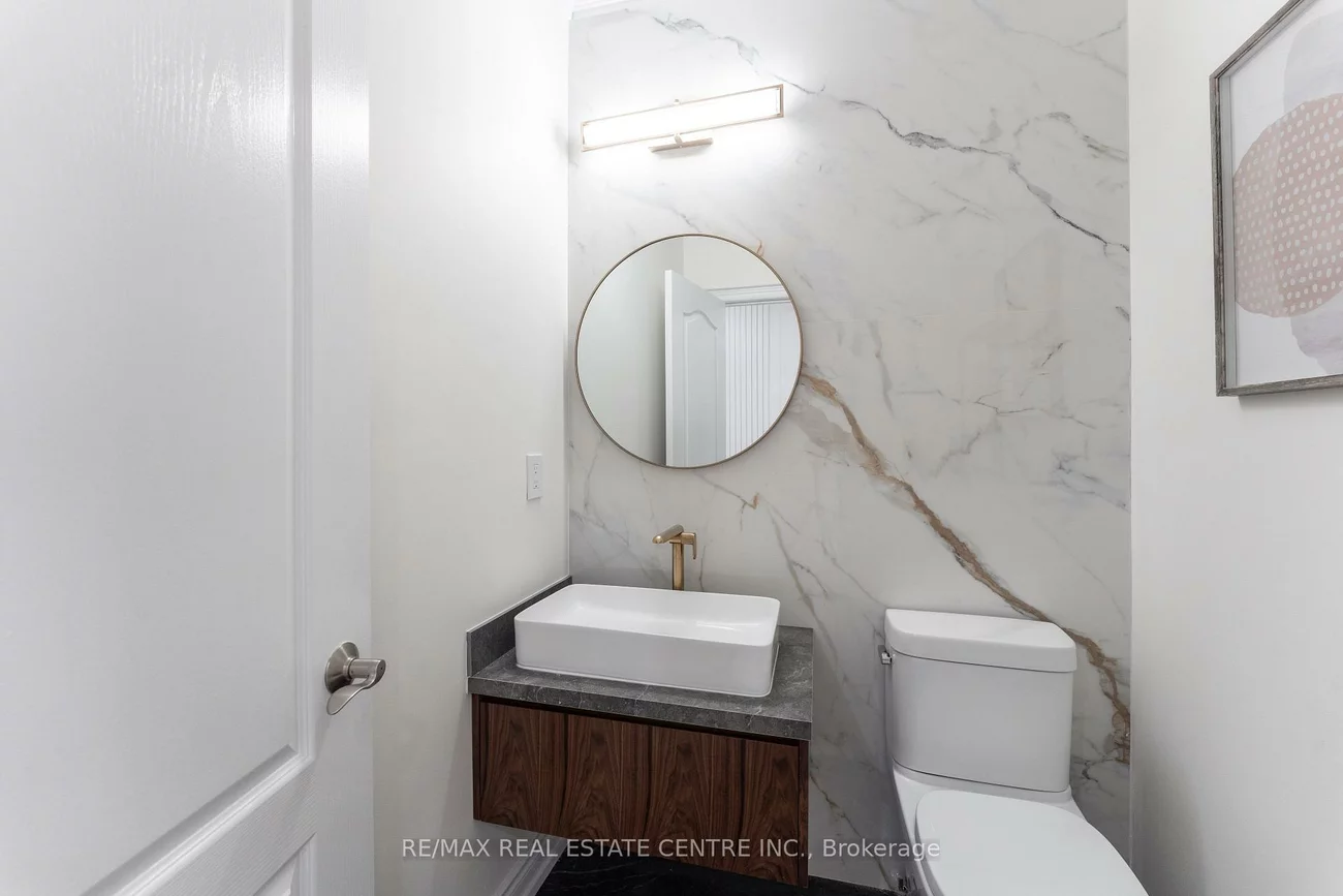 3352, Petrie, 1001 - BR Bronte, Oakville