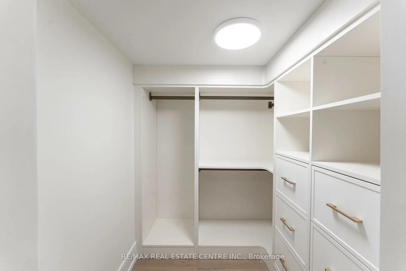 3352, Petrie, 1001 - BR Bronte, Oakville