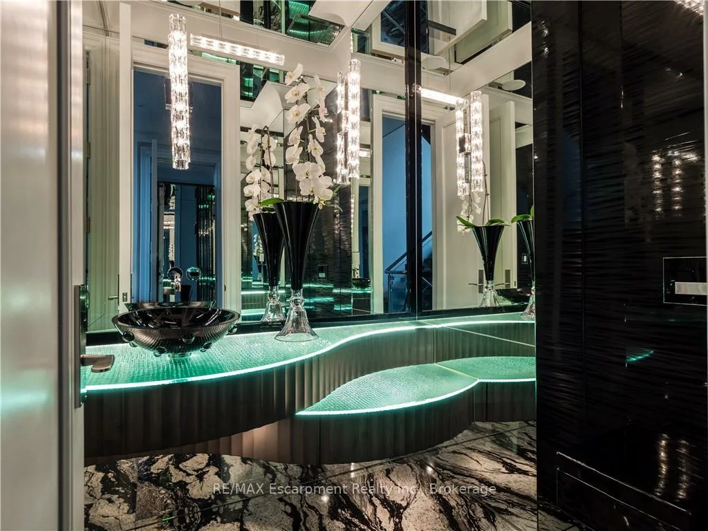 15, Chartwell, 1011 - MO Morrison, Oakville