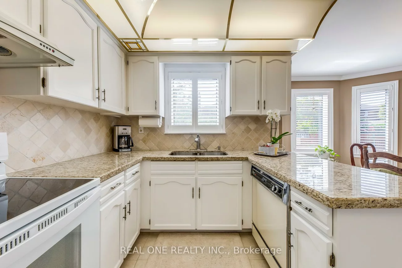 2082, Laurelwood, 1018 - WC Wedgewood Creek, Oakville